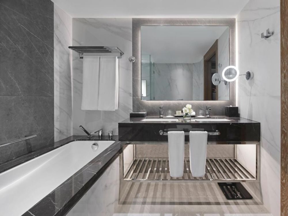Fairmont Gold / Deluxe Skyline View King, Fairmont Dubai 5*