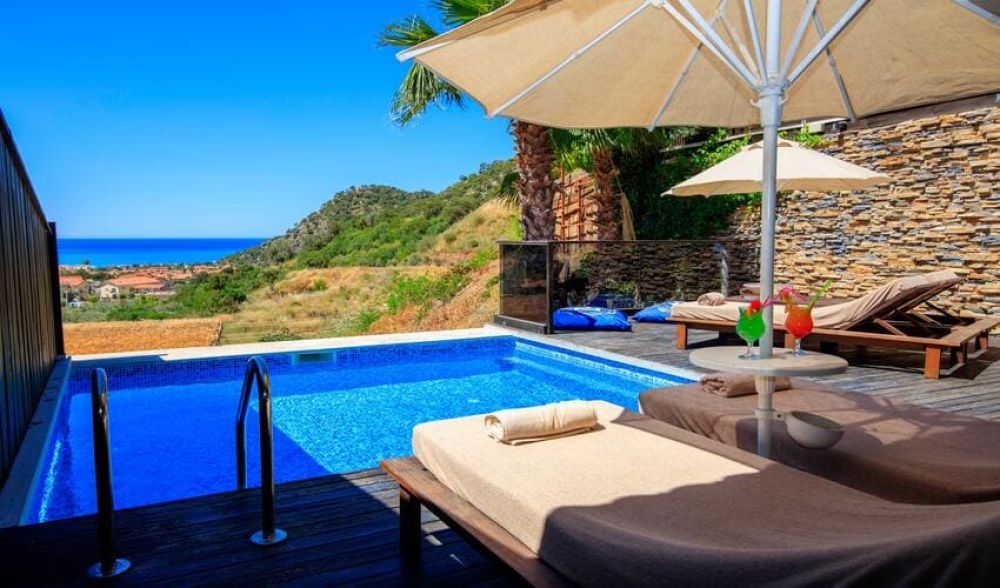 Grand Deluxe With Private Pool, Manaspark Deluxe Hotel 4*