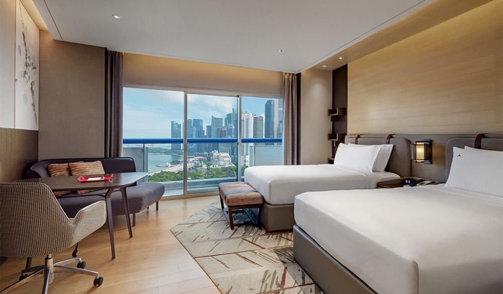 Premier Harbour View Room, Swissotel The Stamford 5*