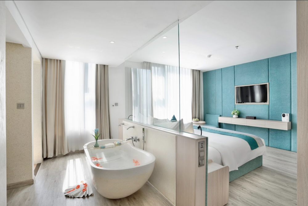 Premium Deluxe SSV with/without balcony, Cicilia Hotel & Spa Danang 4*