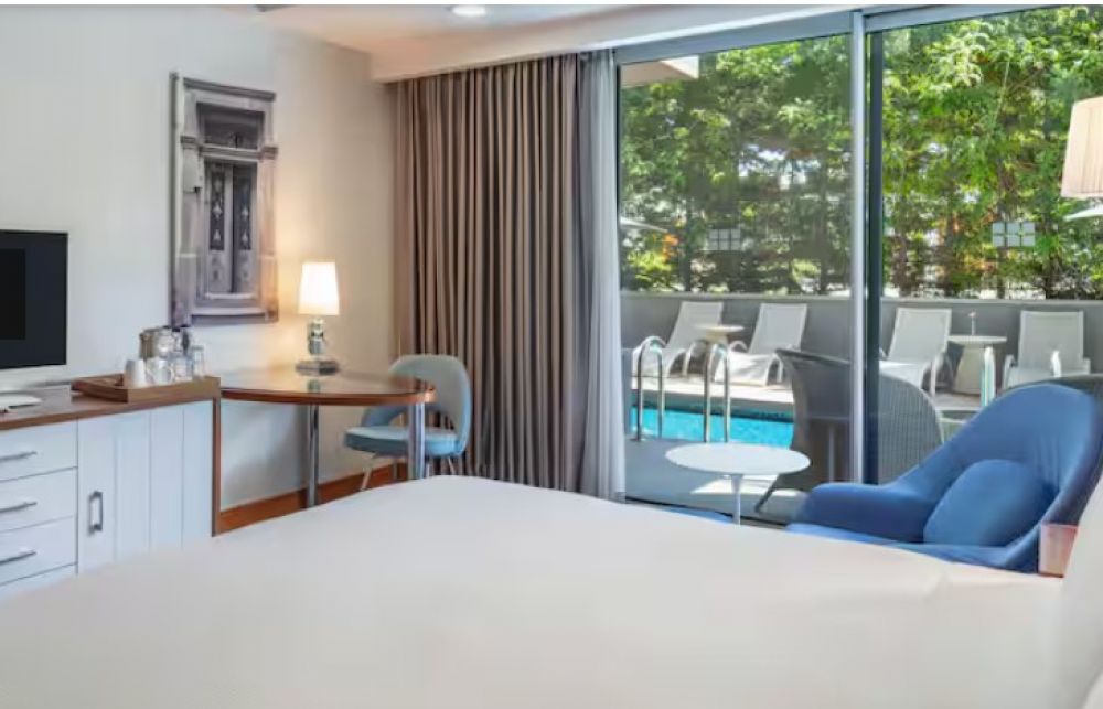 King Deluxe Shared Pool, Double Tree Hilton Kusadasi 