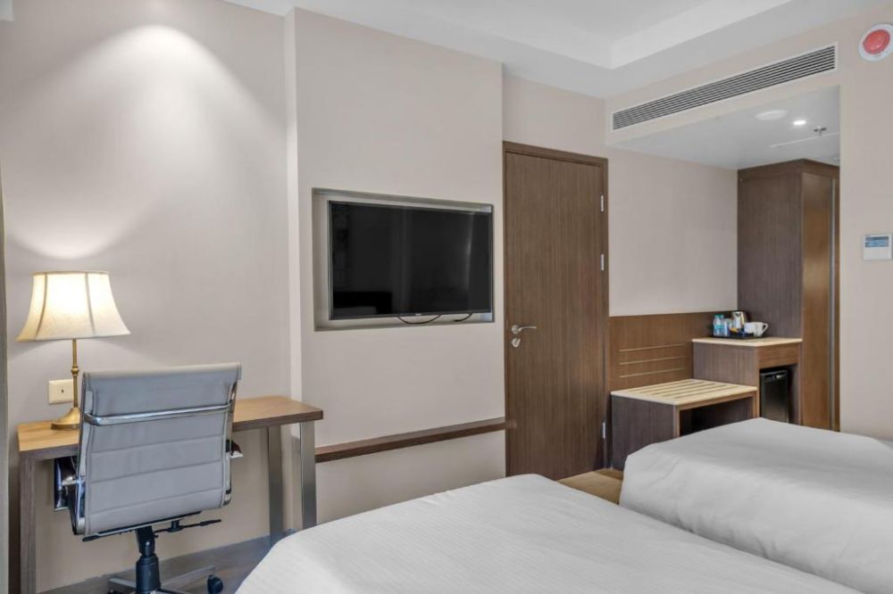 Deluxe, Fairfield By Marriott Calangute 4+