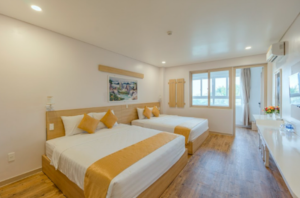 Premium TRPL with window/ balcony, Summer Dream Hotel Phu Quoc 3*