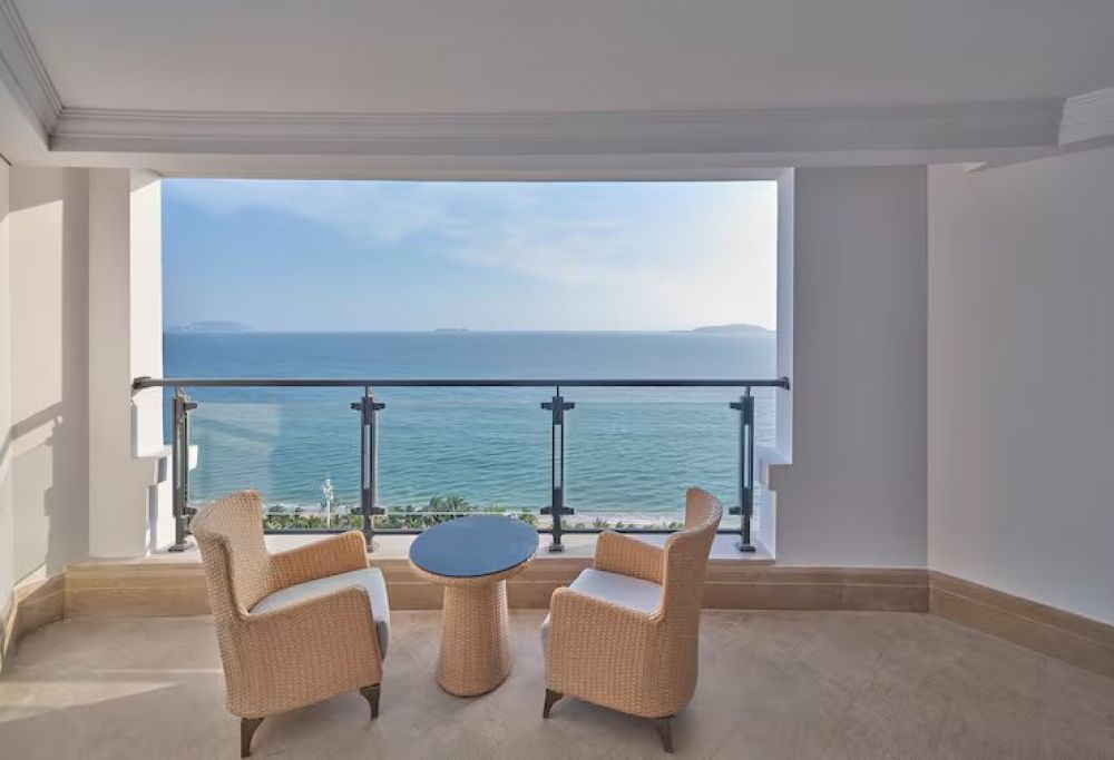 King Guest Room Sea View, DoubleTree by Hilton Sanya Bay 3*