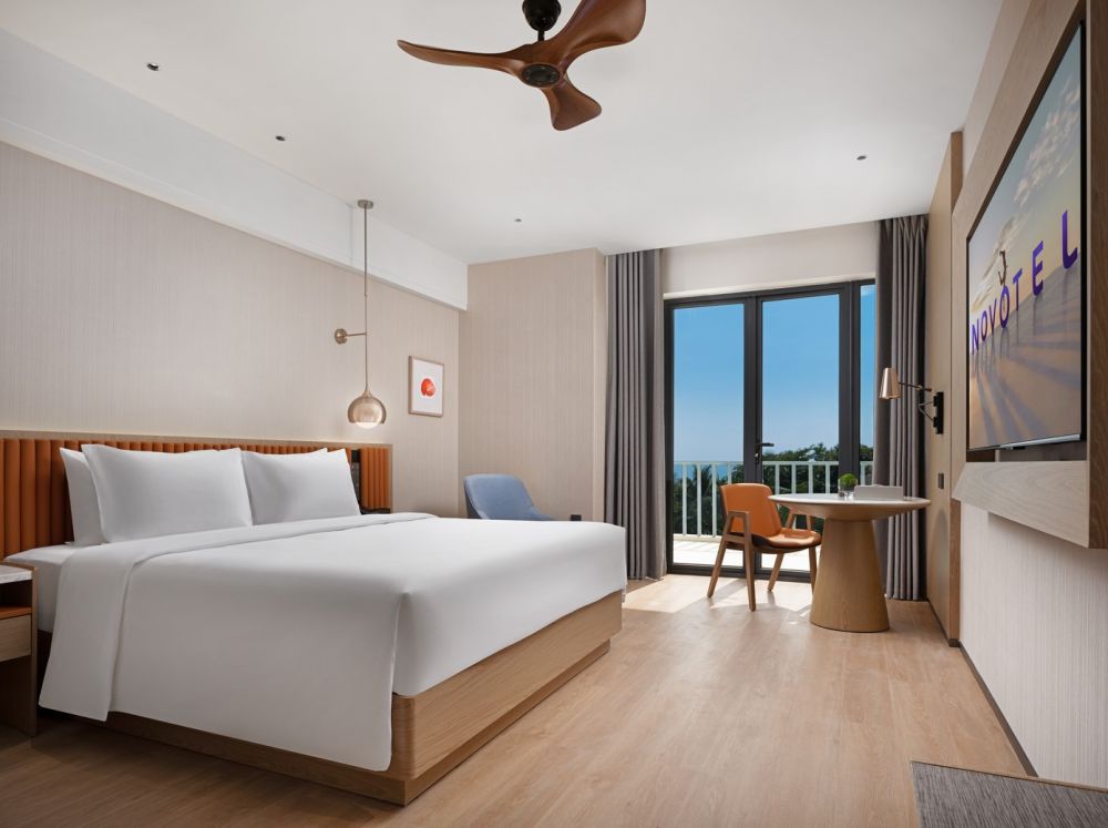 Deluxe Ocean View Room KING BED, Novotel Sanya Bay Yatai 5*