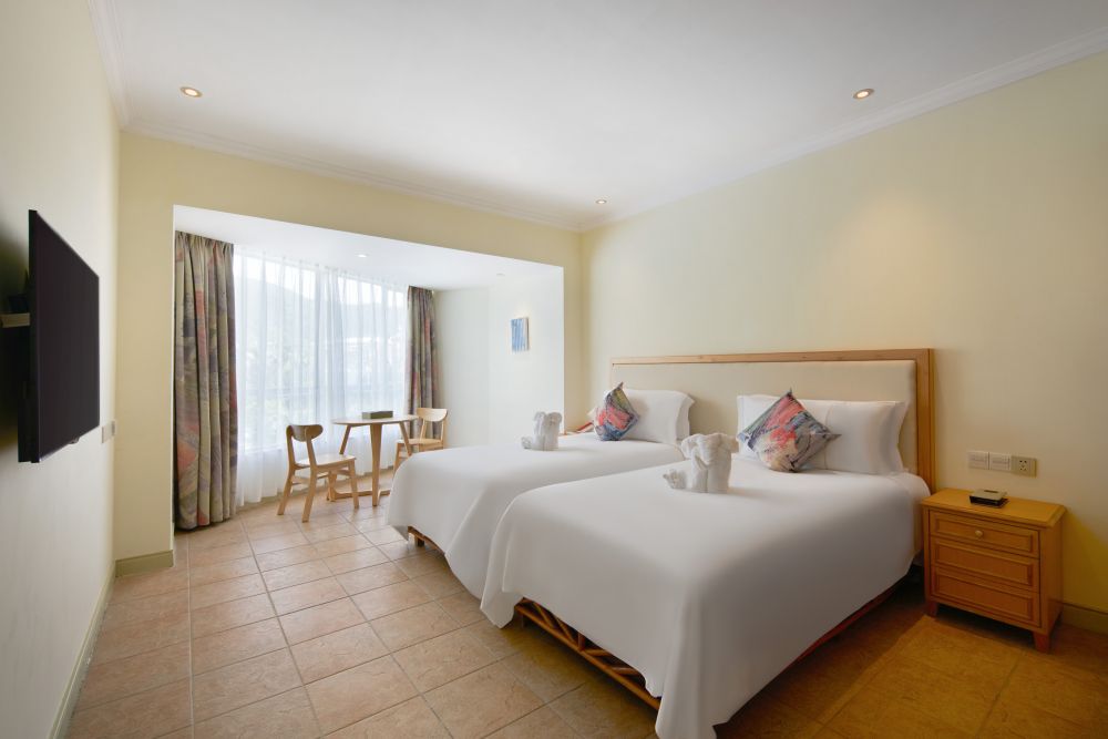 Pool View Room Twin/Queen, Golden Palm Resort 4*