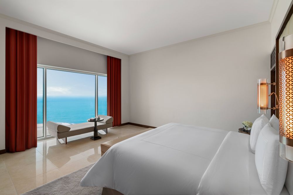 One-Bedroom Deluxe Suite, Rixos Marina Abu Dhabi 5*