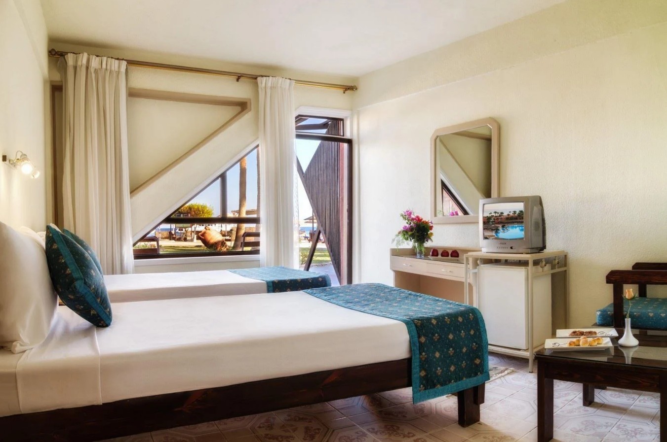 Standard Garden/ Sea View Room, Paradise Abu Soma Resort 4*