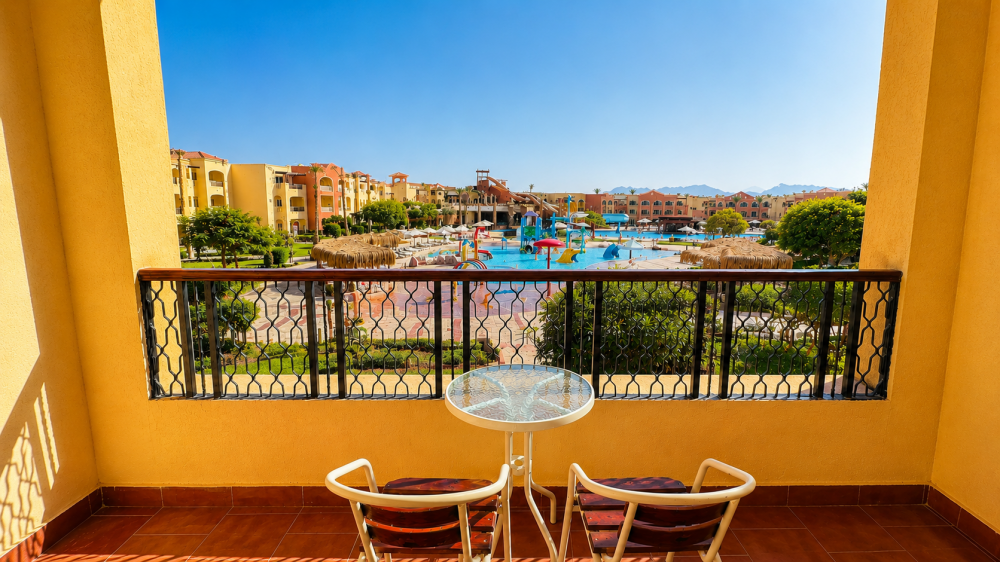 Deluxe Pool View Room, Regency Plaza Aqua Park & Spa Resort 5*