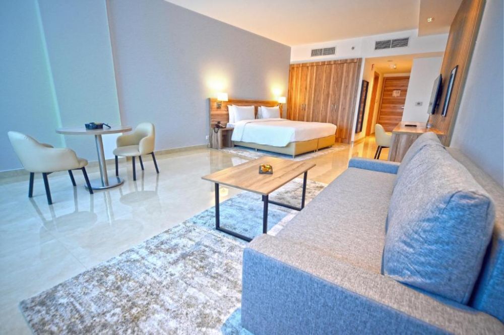 Premium Studio, Pyramisa Dubai 4*