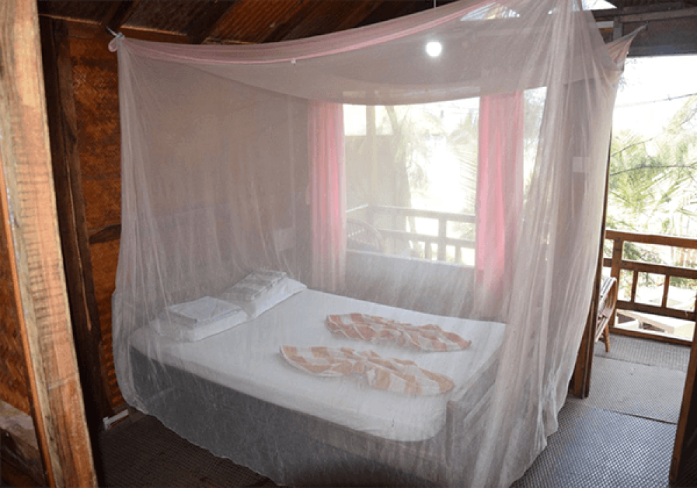 Treehouse Huts On The Beach With Attached Toilet/Bathroom AС, Goan Cafe Beach Resort 