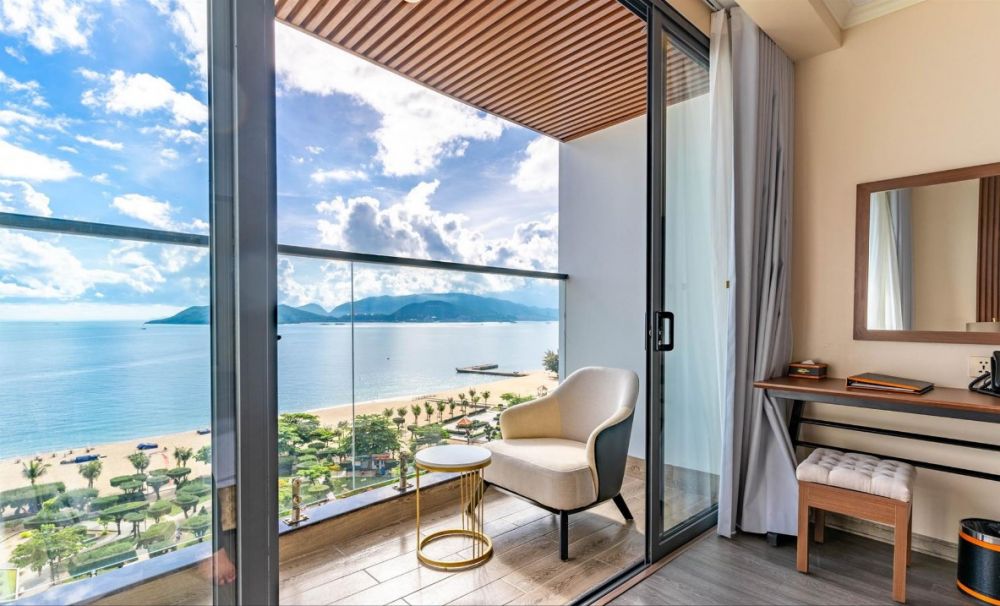 Premier Ocean View, La Vague Hotel 3*