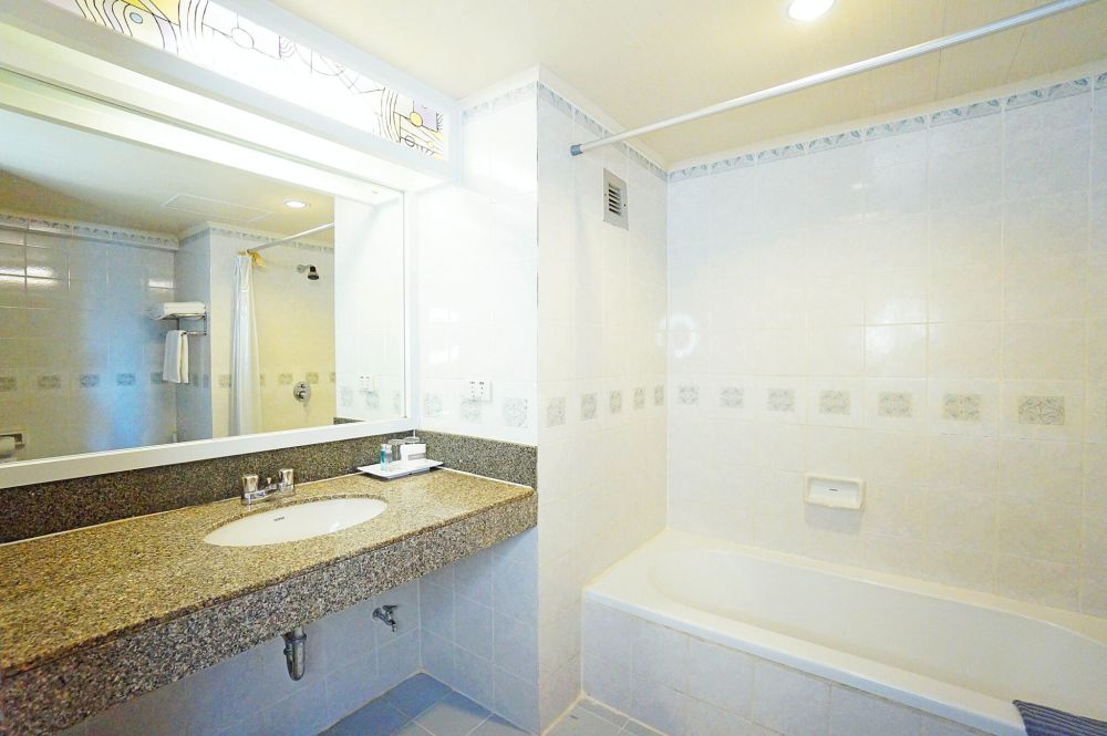 Deluxe Sea View (Tower Wing, Park Wing), Pattaya Park Beach Resort 3*