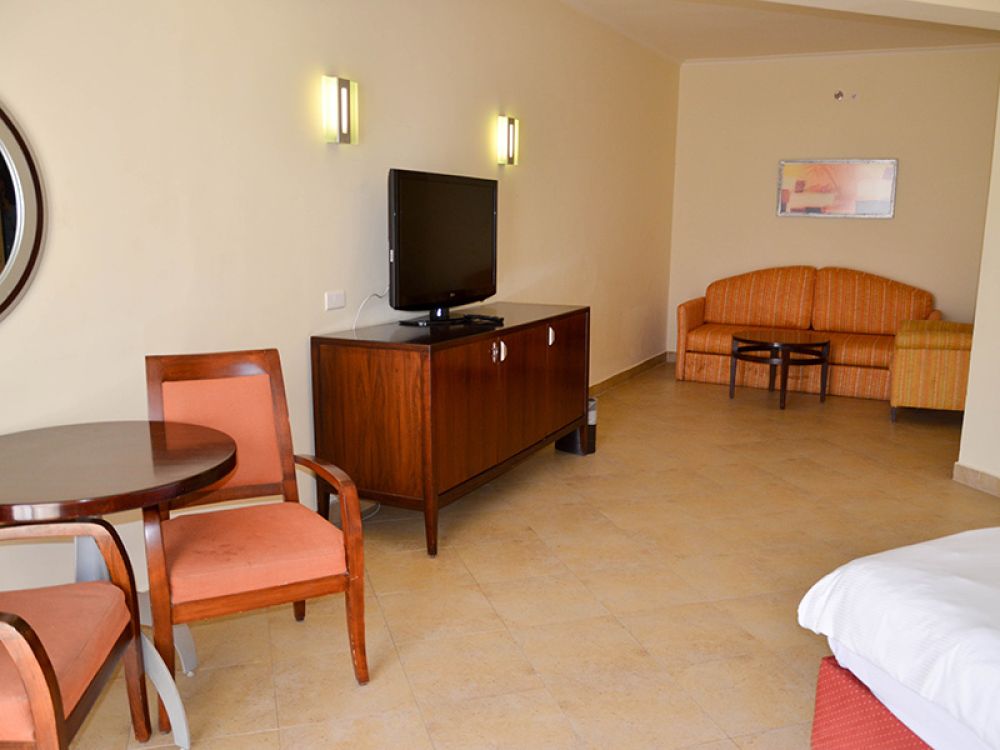 Family Room/ Pool View, Doubletree By Hilton Sharm Bay Resort Mountain Side 4*