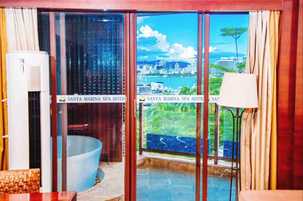Deluxe Seaview Room, Sanya Marina Sea View Hotel (ex.Marina Spa Hotel Sanya) 4*