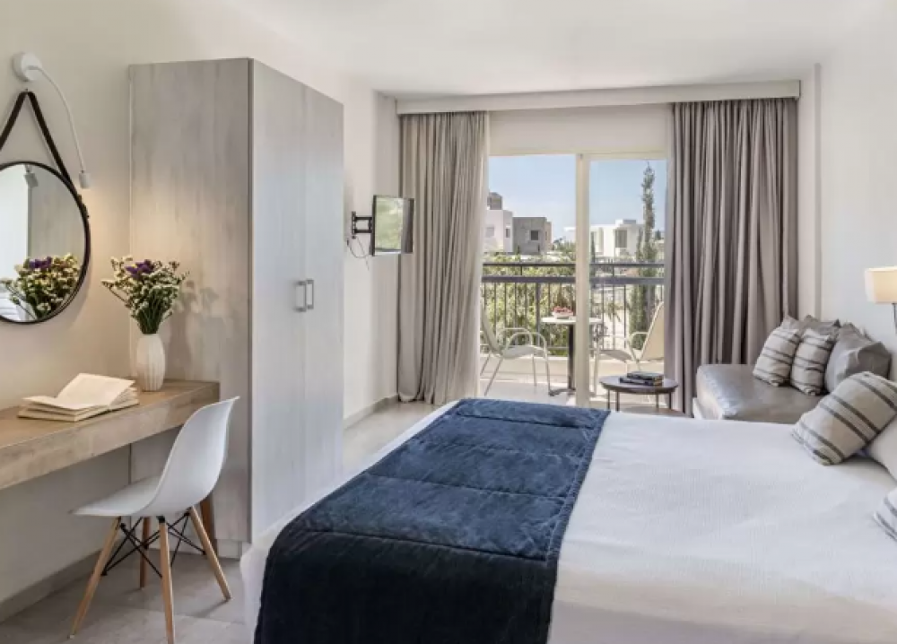 Double Room Inland View, Louis Paphos Breeze 4+