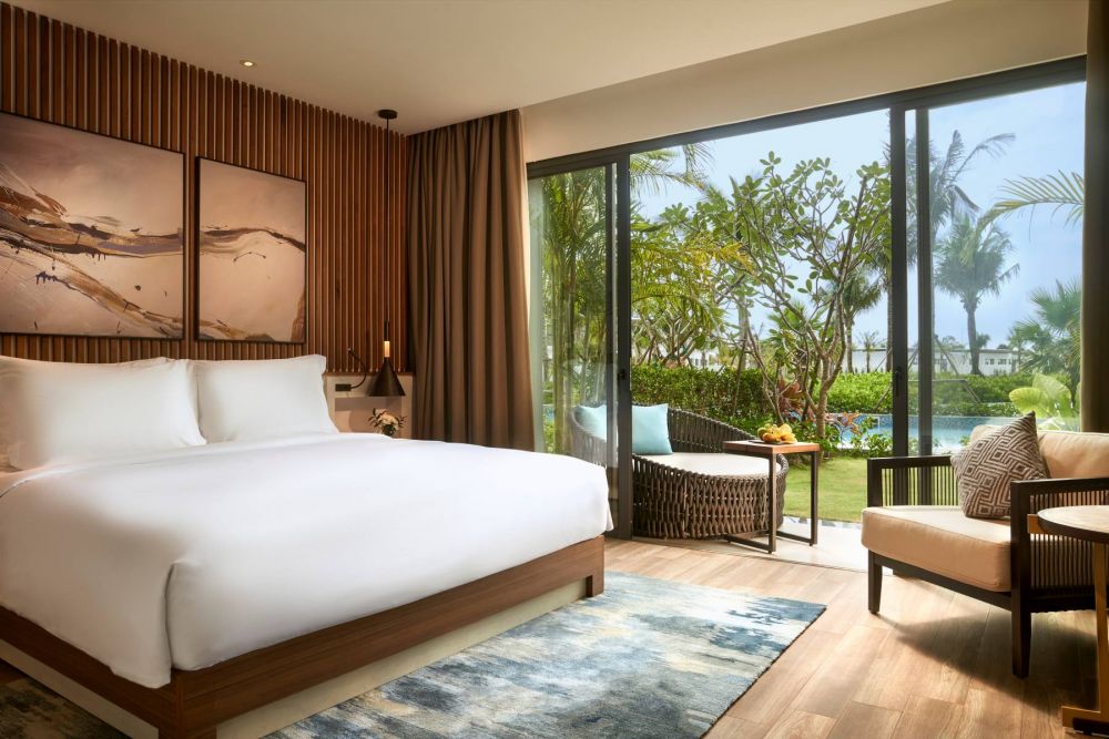 Studio Direct Pool Access King Room with Balcony, Movenpick Resort Waverly & Movenpick Villas Residence Phu Quoc 5*