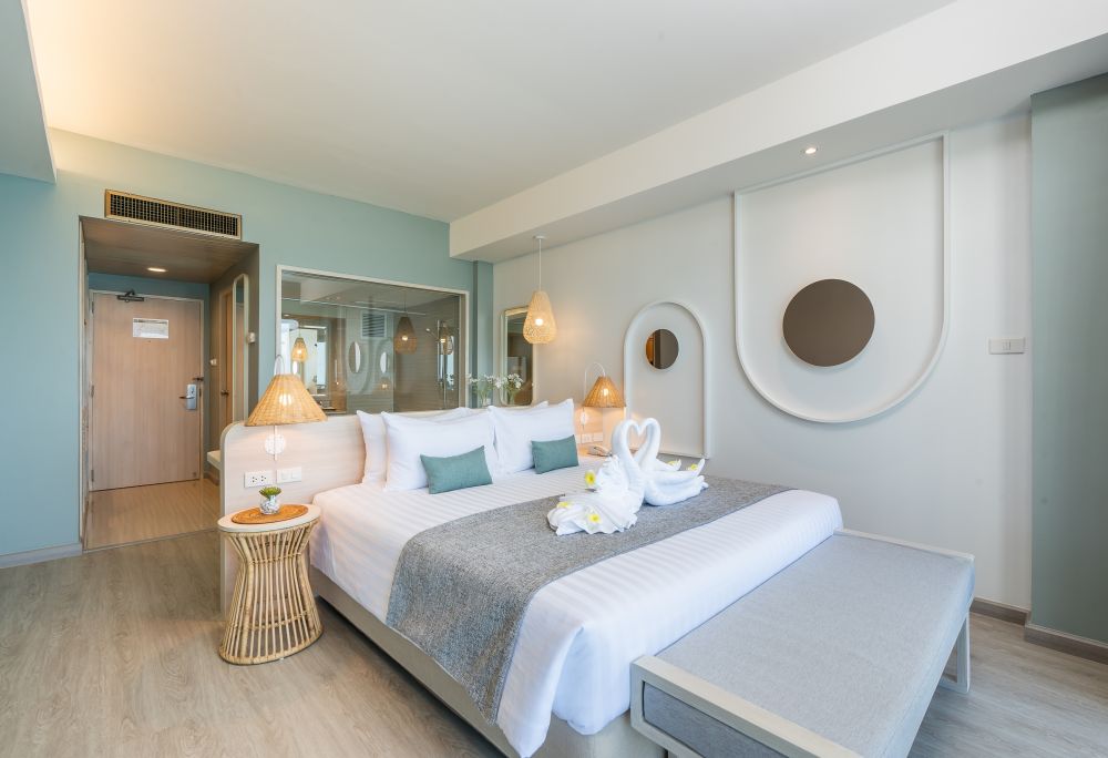 Premium Ocean Facing, Cosy Beach Hotel 3+