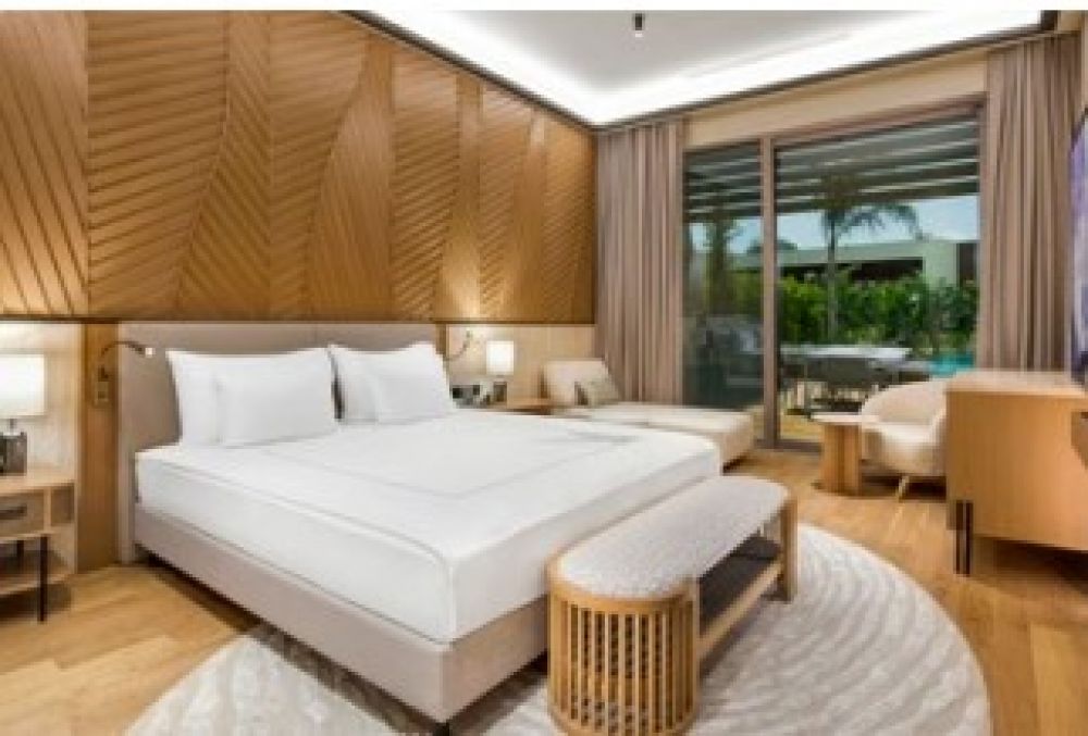 Amber Lagoon Villa, Regnum The Crown 5*
