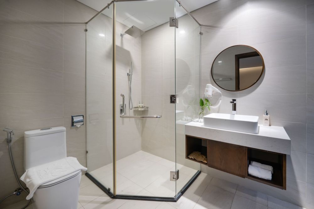Deluxe Triple City View, Golden Lotus Hotel Da Nang 4*