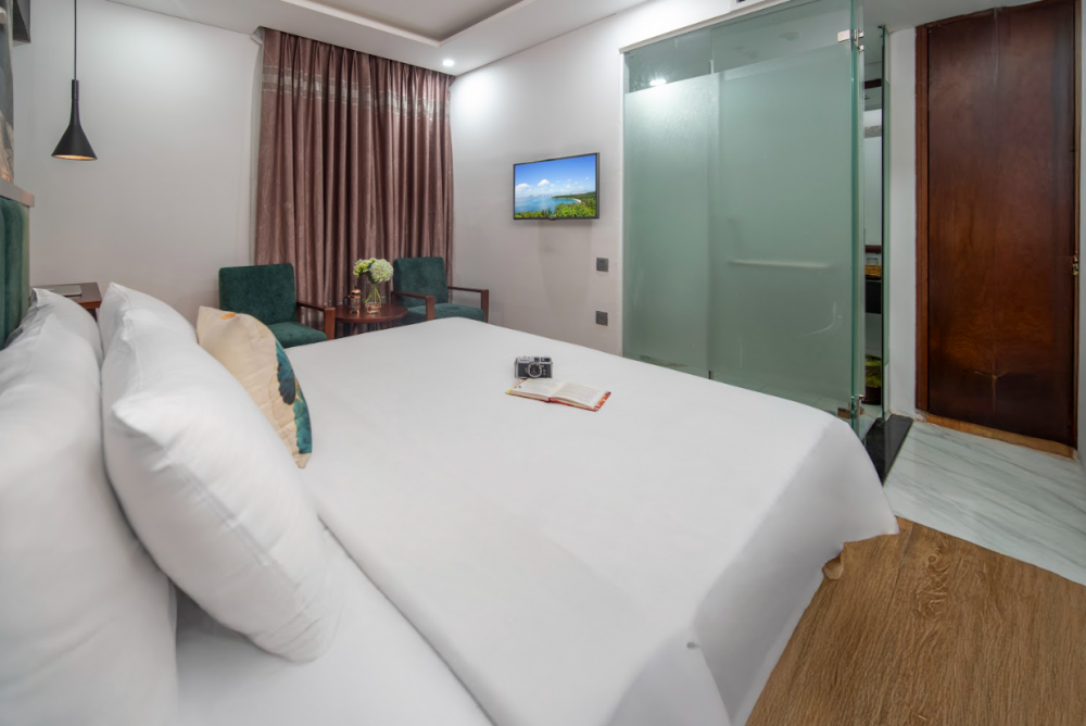 Standard Room DBL/TRPL, Crystal Hotel Danang 3*