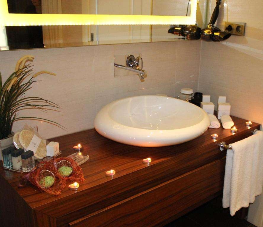 Deluxe, Batumi World Palace 4*