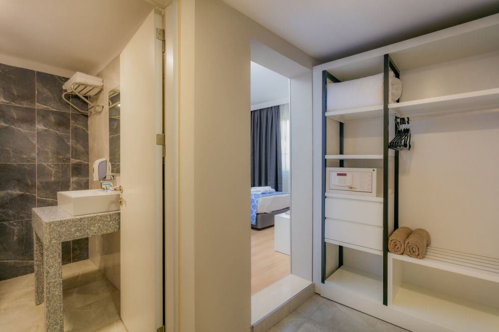 Promo Room  without Balcony, Selectum Colours (Ex..Euphoria Barbaross Beach Resort) 4*