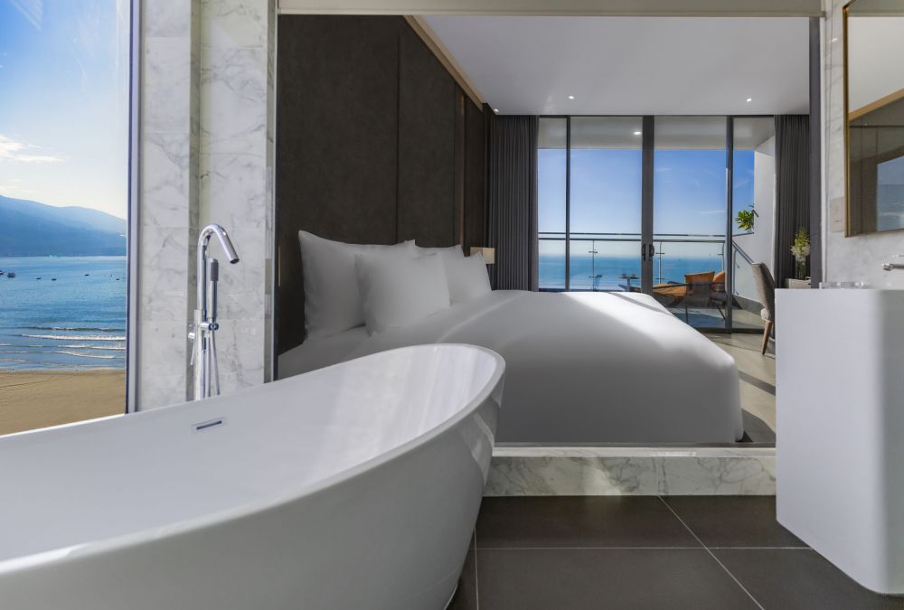 3 Bedroom Residence Ocean Front, Le Sands Oceanfront Da Nang 4*