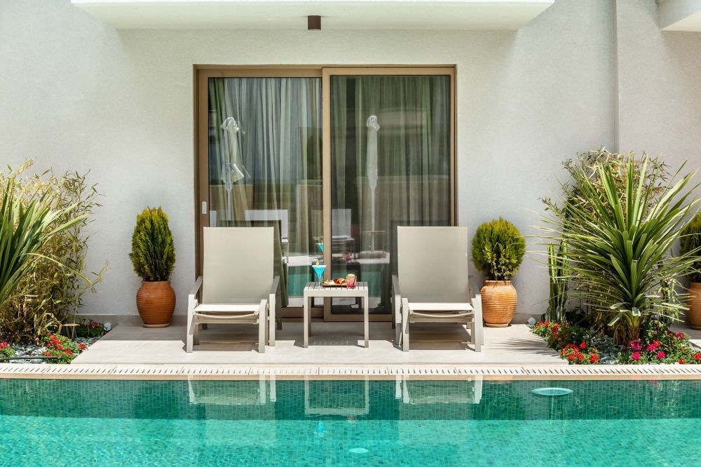 Deluxe Studio Pool View/Pool Front, Pefki Deluxe Residences 4*