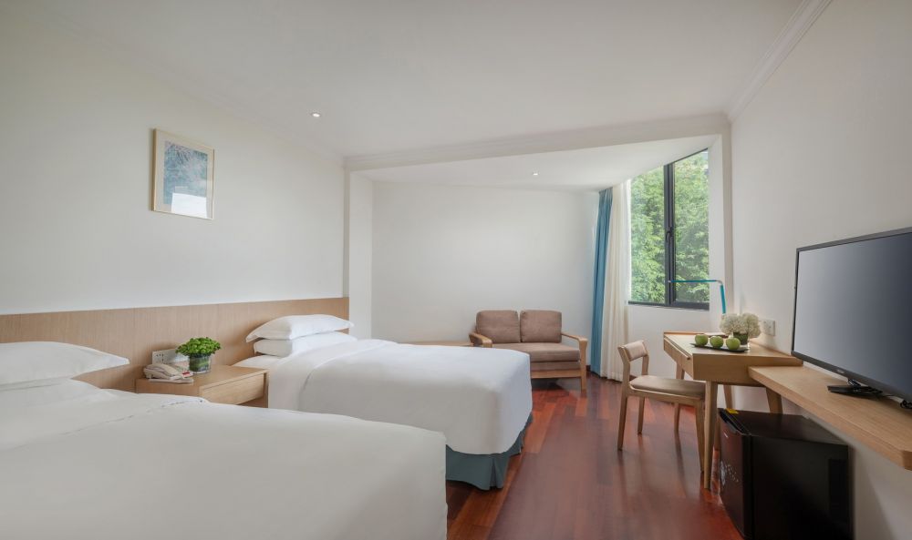 Superior King/Twin Room (building C), South China Hotel 4*