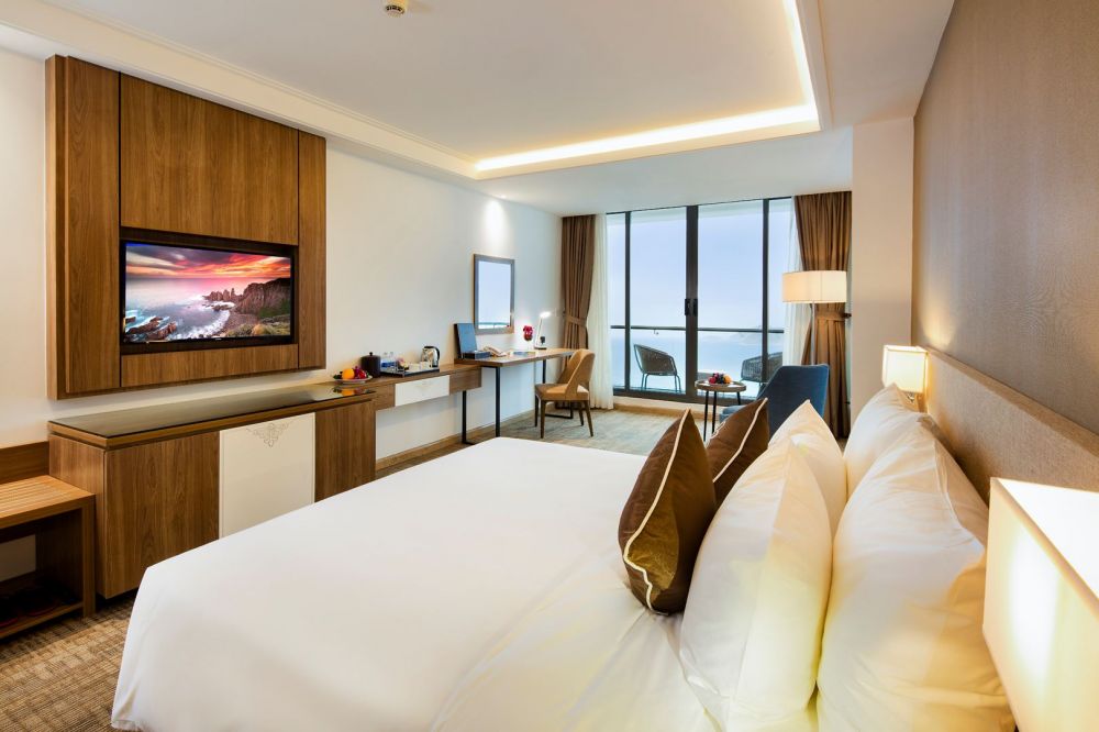 Premier Deluxe, Comodo Nha Trang 5*
