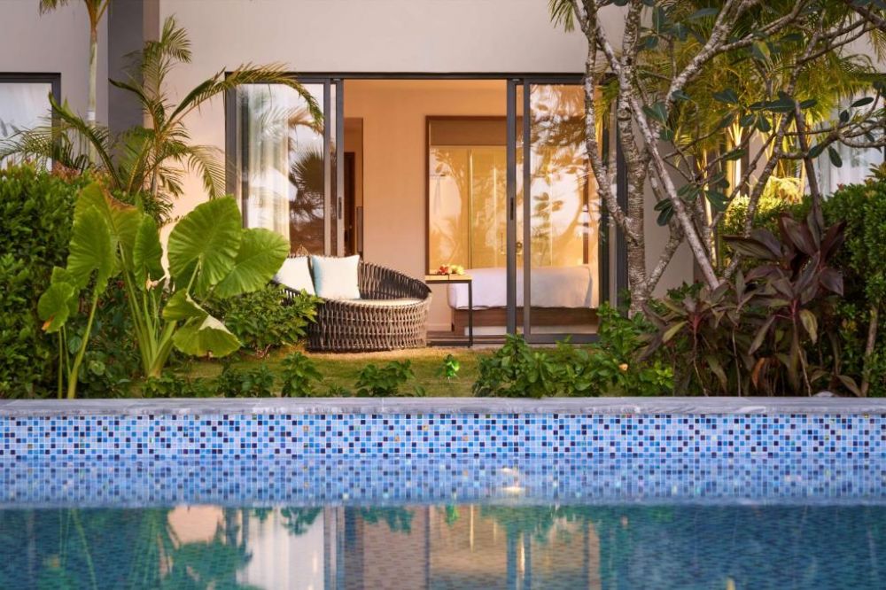 Studio Direct Pool Access King Room with Balcony, Movenpick Resort Waverly & Movenpick Villas Residence Phu Quoc 5*