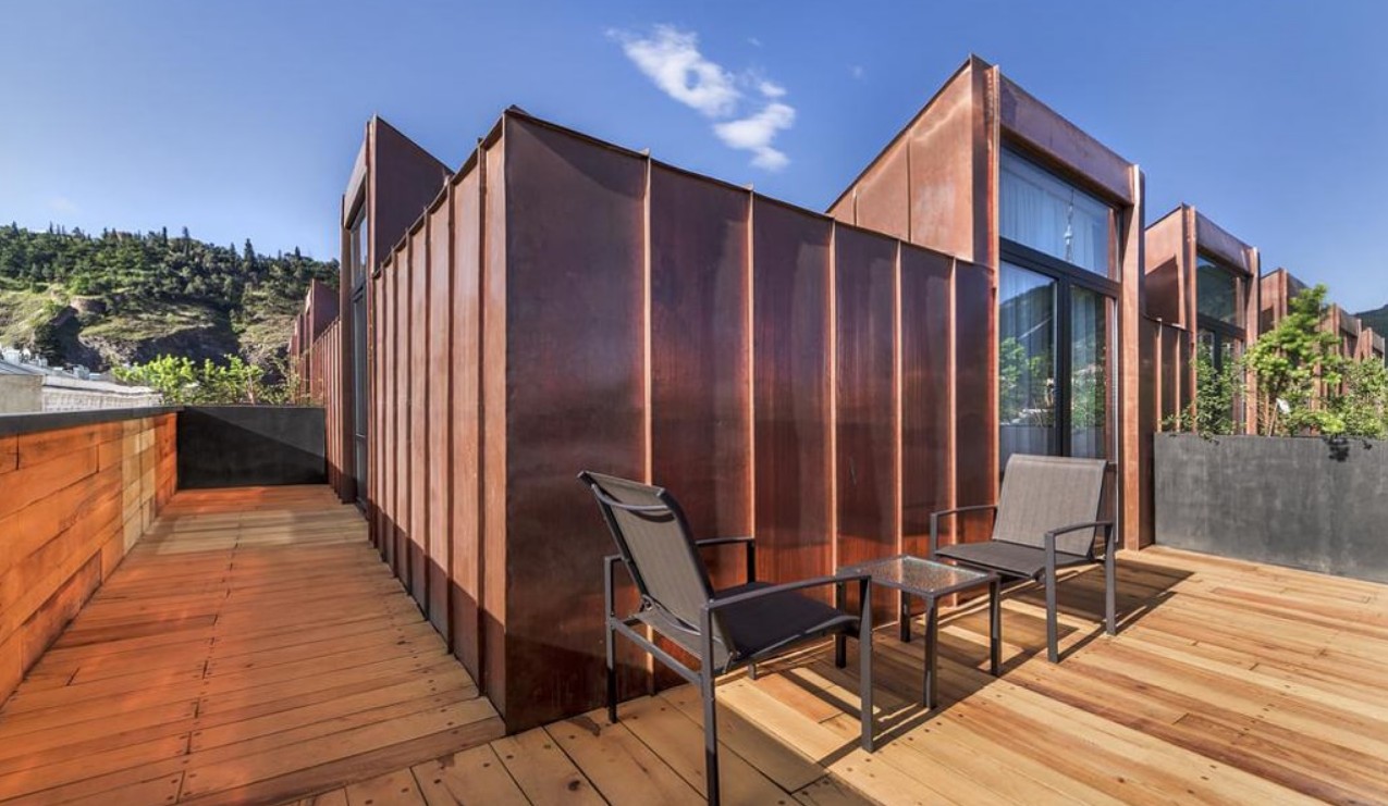 Terrace, Iota 5*