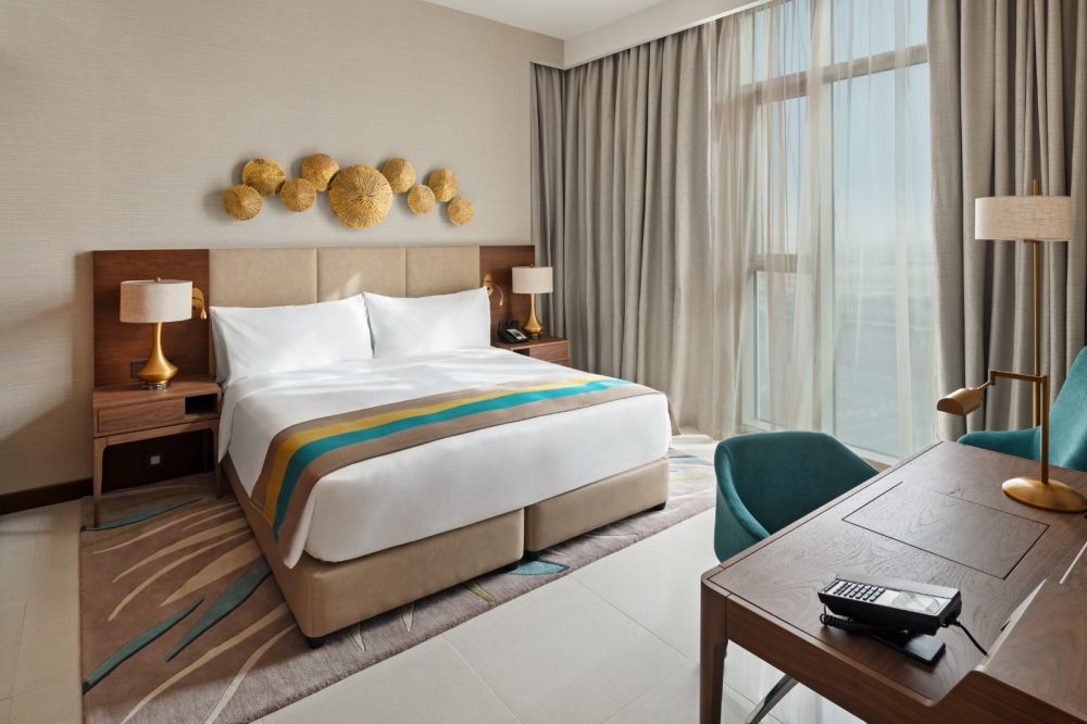 Standard Room, Holiday Inn Dubai Al Maktoum Airport 4*