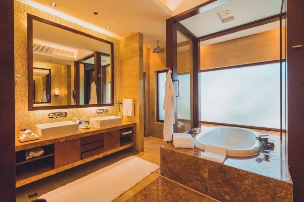 One-Bedroom Ocean Front Villa, The Ritz-Carlton Sanya Yalong Bay 5*