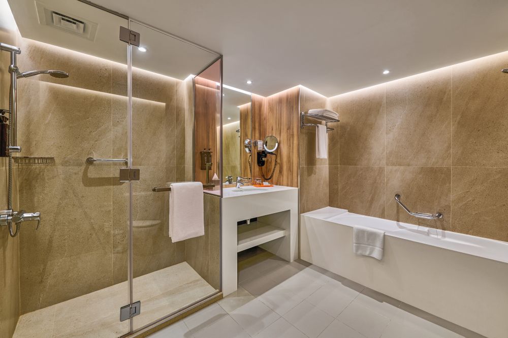 Deluxe Room, Ramada Hotel & Suites By Wyndham Jbr (ex. Hawthorn Suites) 4*