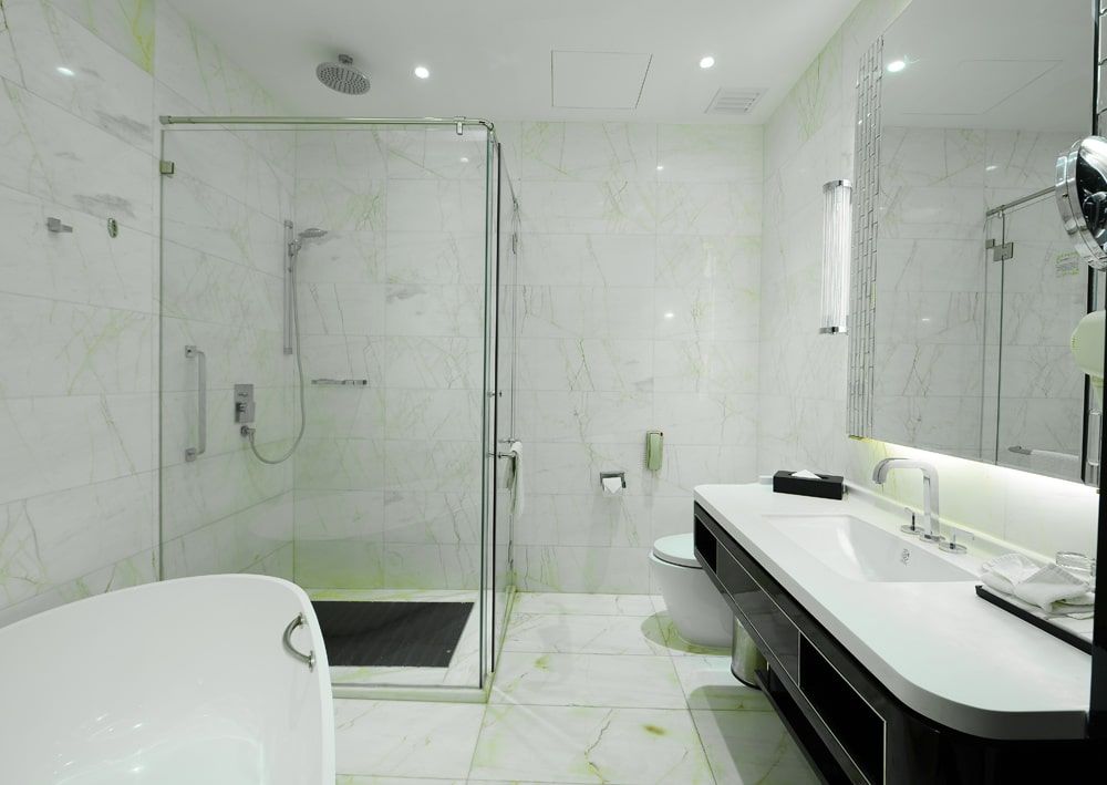 Premier Deluxe, Pacific Regency Hotel Suites 5*