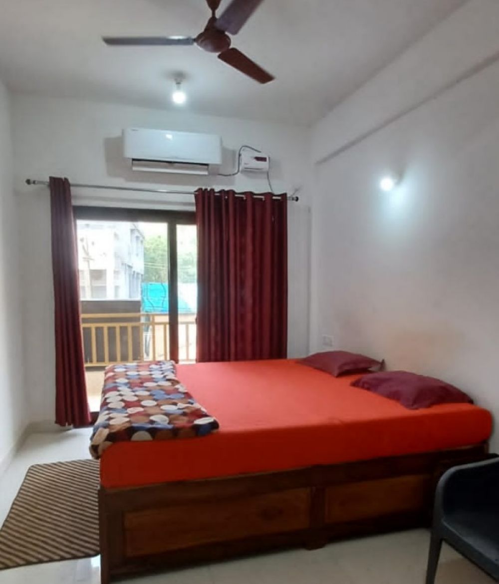 Deluxe AC, Prakash Holiday Inn (ex. Rishi House) 2*