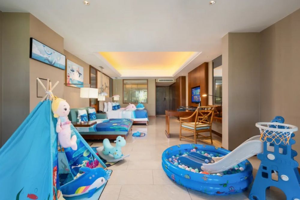 Family Anime Theme Room, Four Seasons Ocean Courtyard 4*