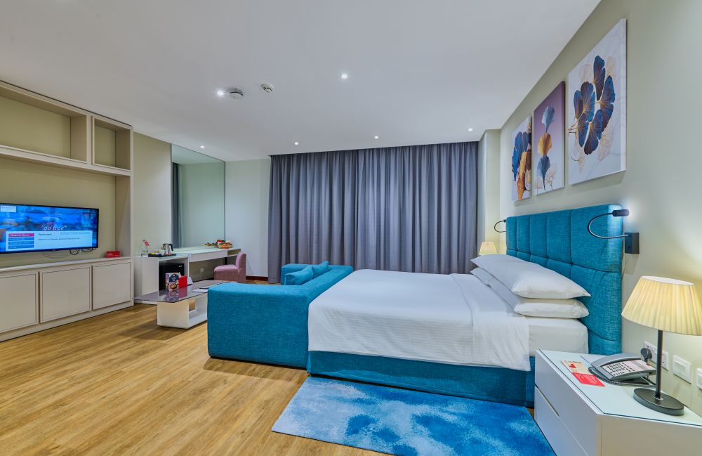 Deluxe Room, Ramada Hotel & Suites By Wyndham Jbr (ex. Hawthorn Suites) 4*