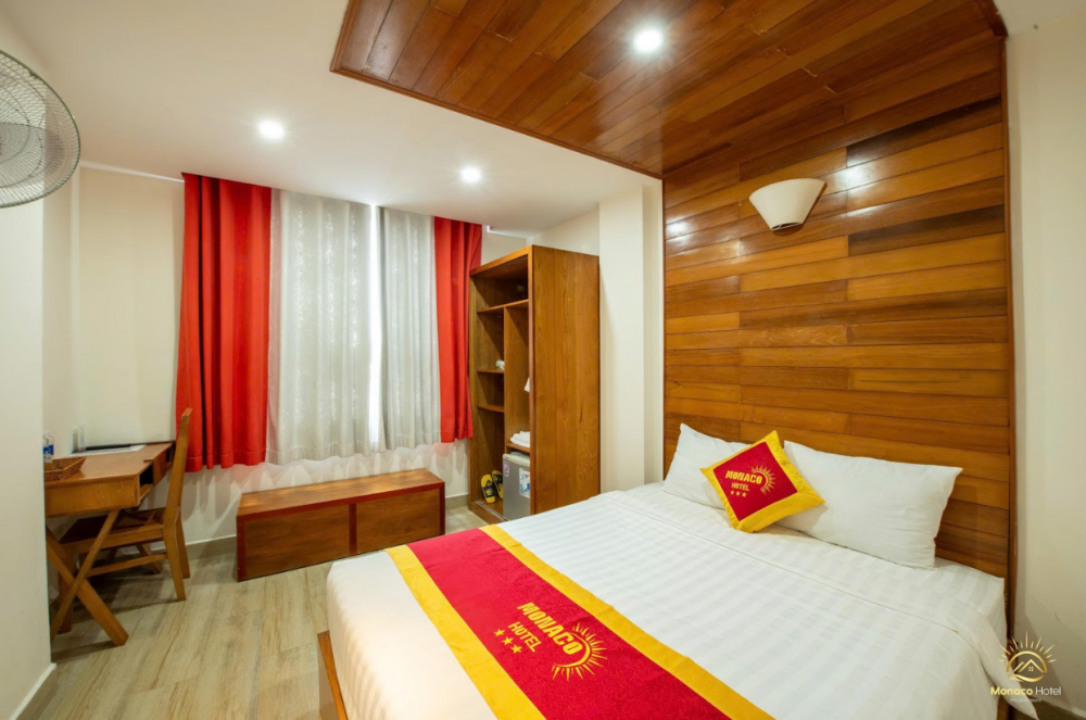 Double Mountain/Ocean View, Monaco Hotel 3*