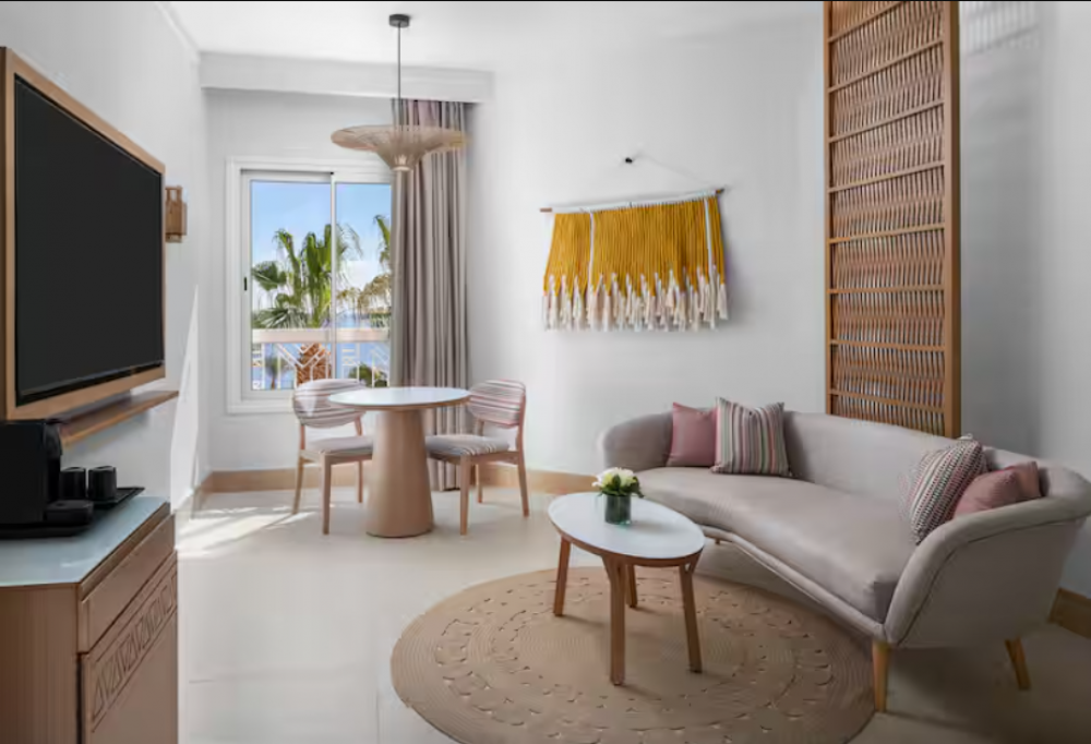 Beachside Premium Suite PV/SV, Doubletree By Hilton Sharm Bay Resort Mountain Side 4*