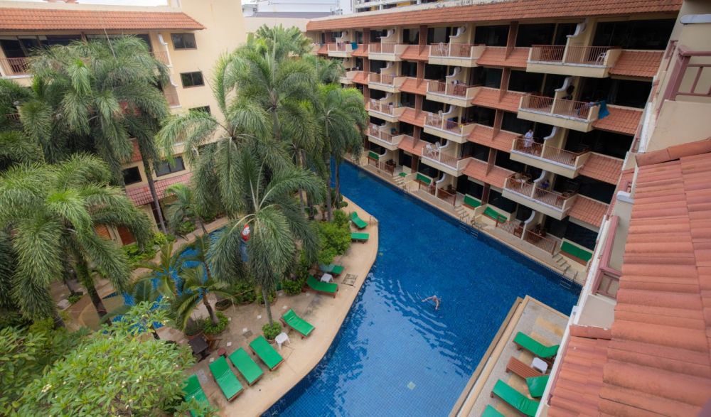 Premium Pool View, Baumanburi Hotel 3*