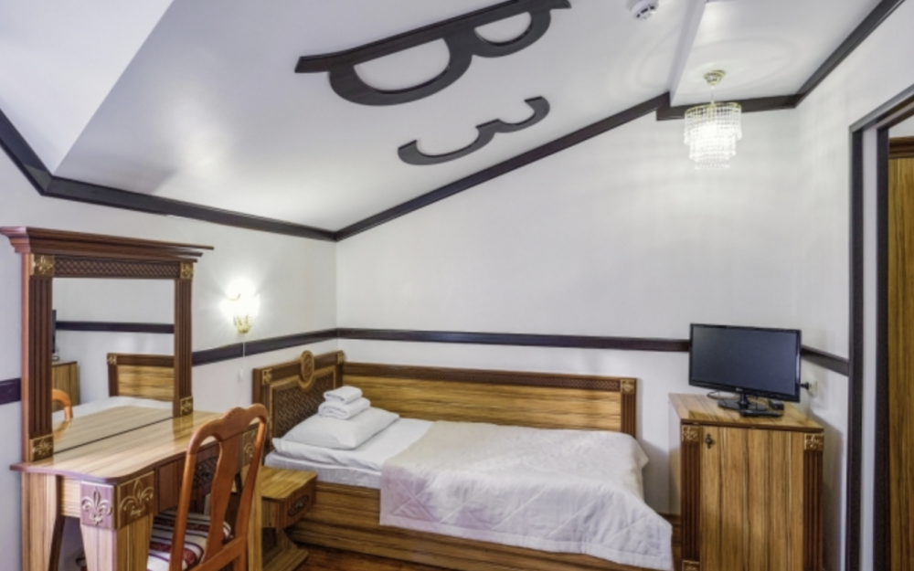 2-х местный мансардный номер, Виктор 4*