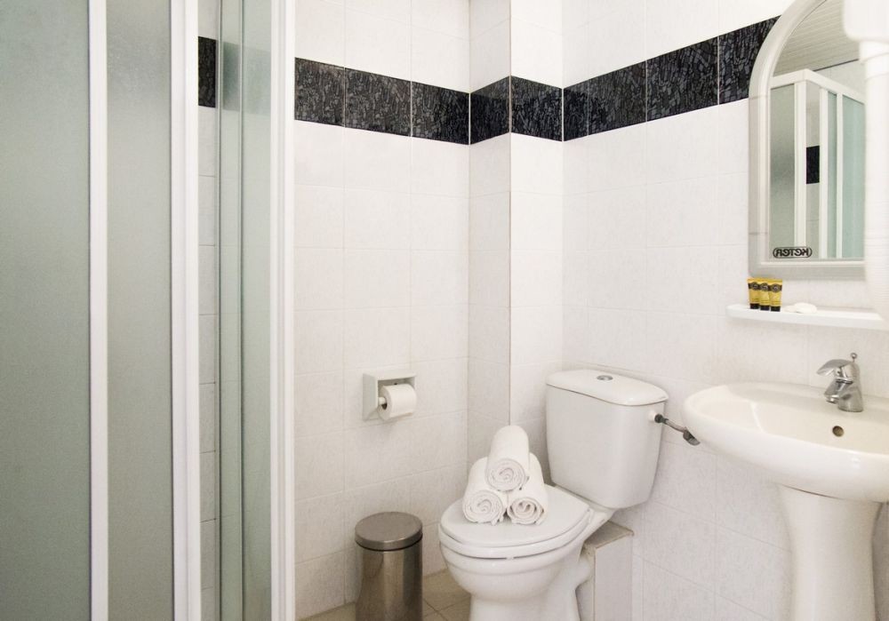 Standard DBL/TRPL, Xenios Loutra Beach Hotel 3*
