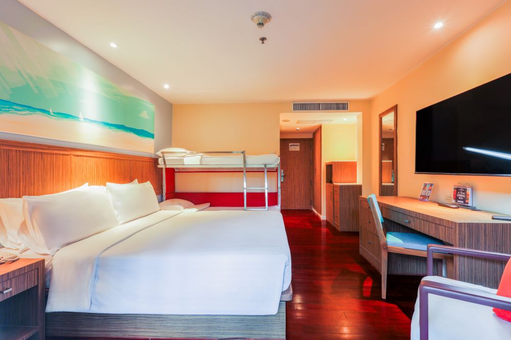 1 King 1 Bunk Standard Family Room, Holiday Inn Resort Phuket Surin Beach (ex. Destination Resorts Phuket Surin Beach) 4*