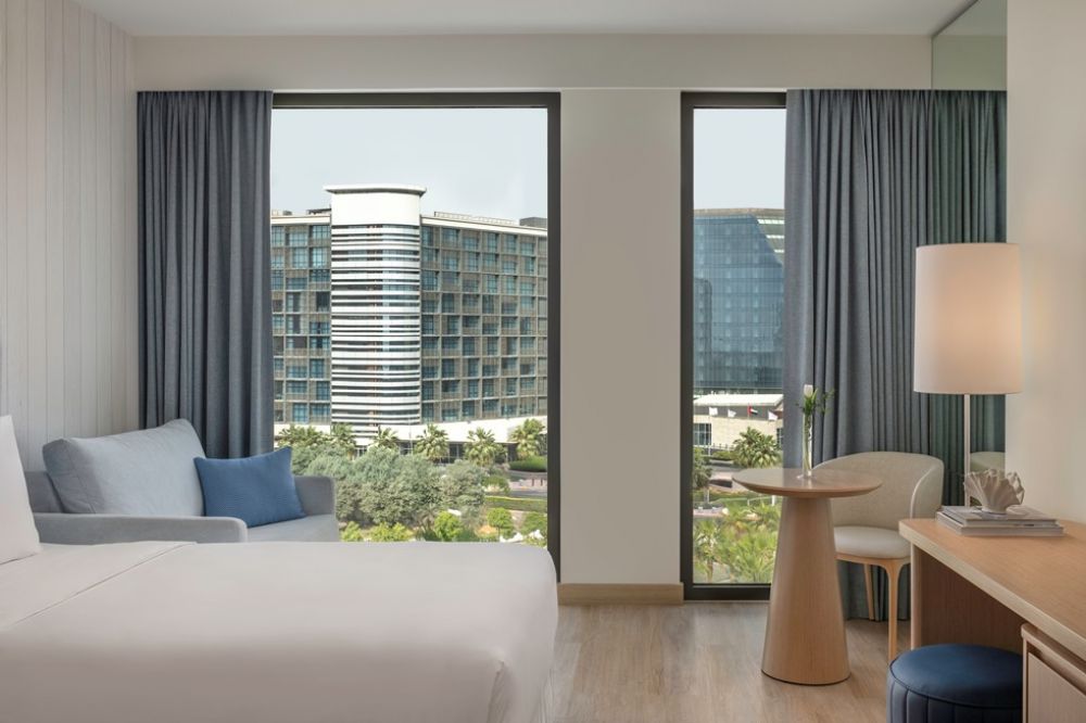 Standard Plaza View, Crowne Plaza Abu Dhabi Yas Island 5*