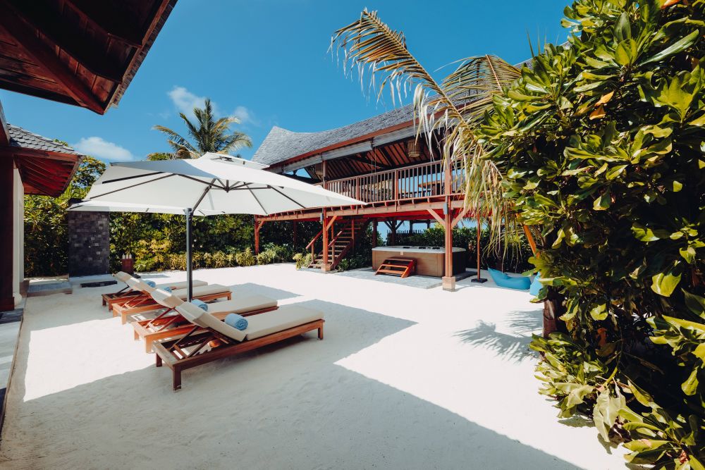 Four Bedroom Beach Pool Residence, Kuredhivaru Resort and Spa (ex.Movenpick Resort Kuredhivaru) 5*