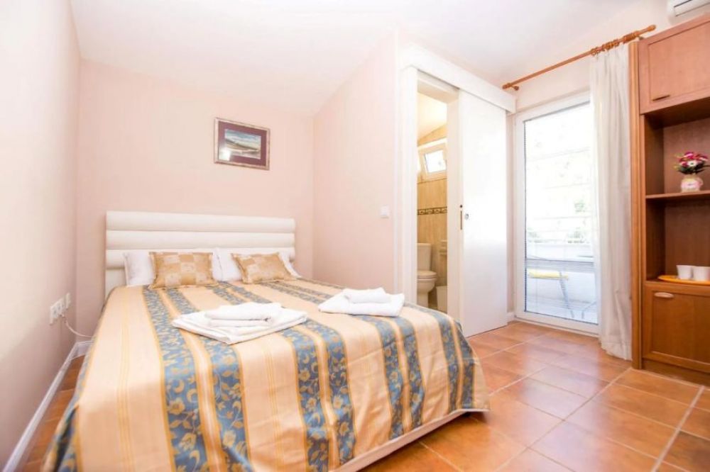 Double, Lazovic Apartments 3*