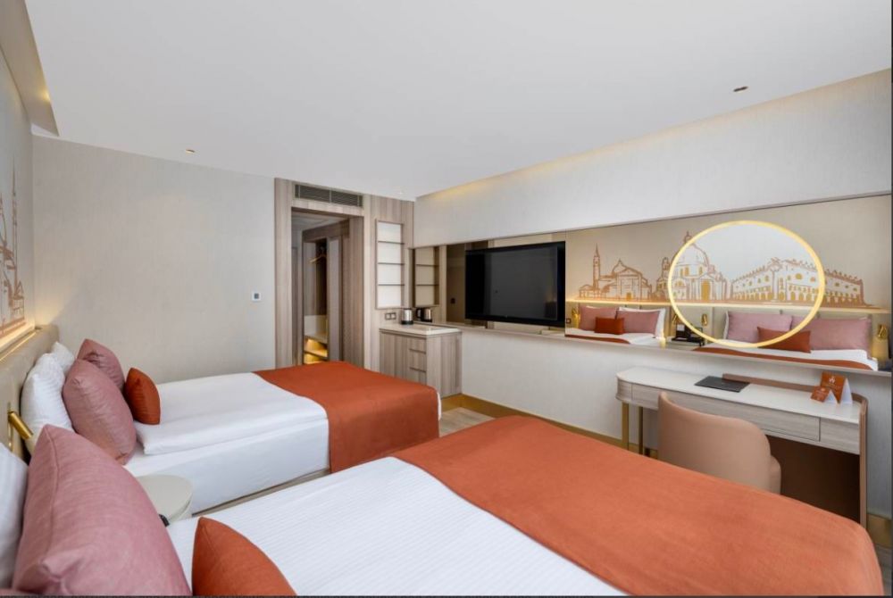 Deluxe Side Pool View, Ducale Lara 5*